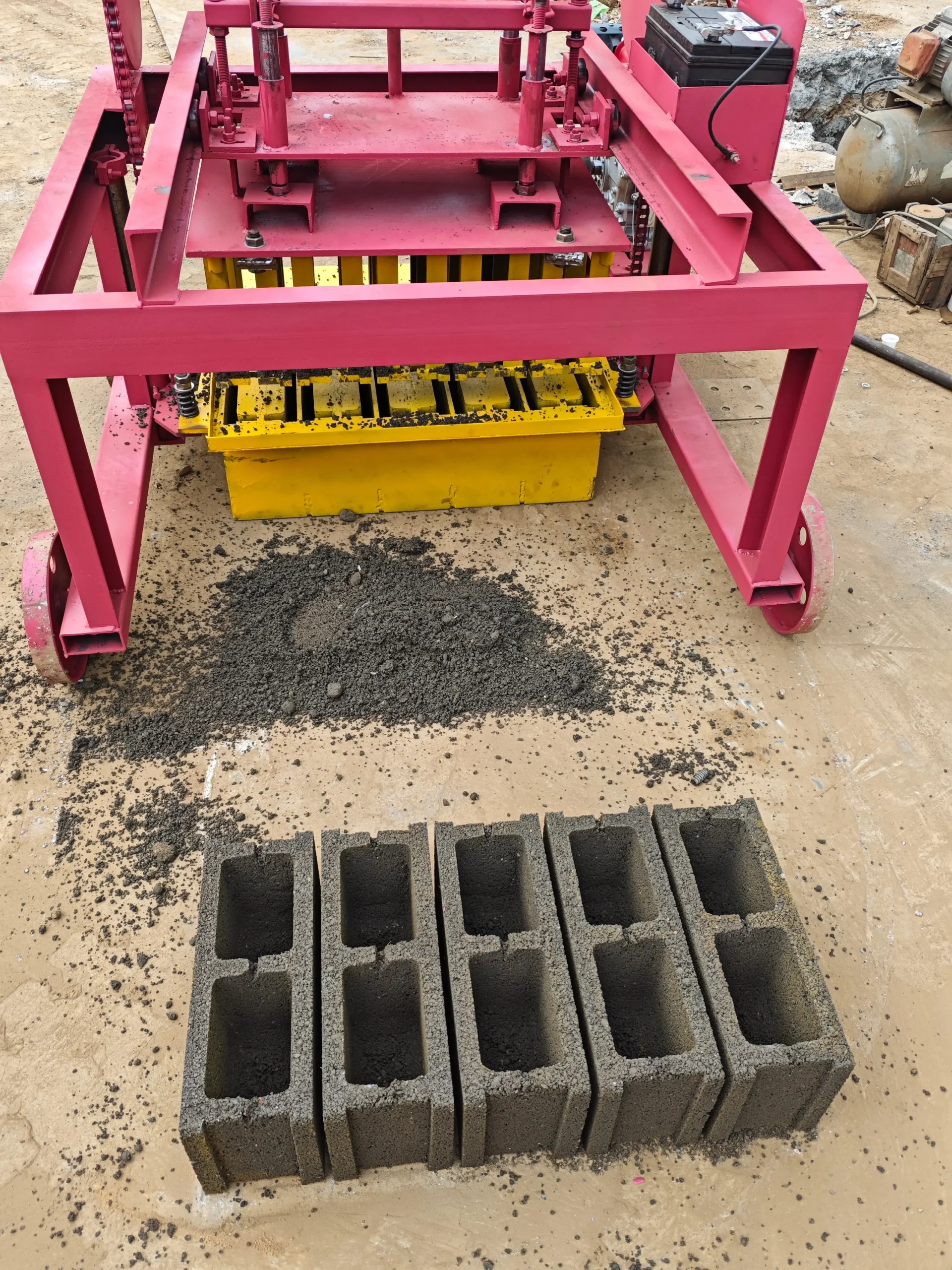 QMR4-45 Mobile Block Machine for Hollow Bricks – Fast Delivery - Image 3