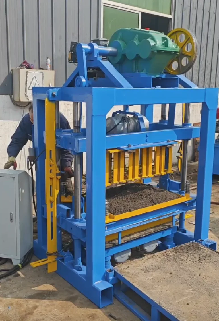 QTJ4-40 Semi-Automatic Block Machine In Stock for Hollow Block Fast Delivery - Image 4