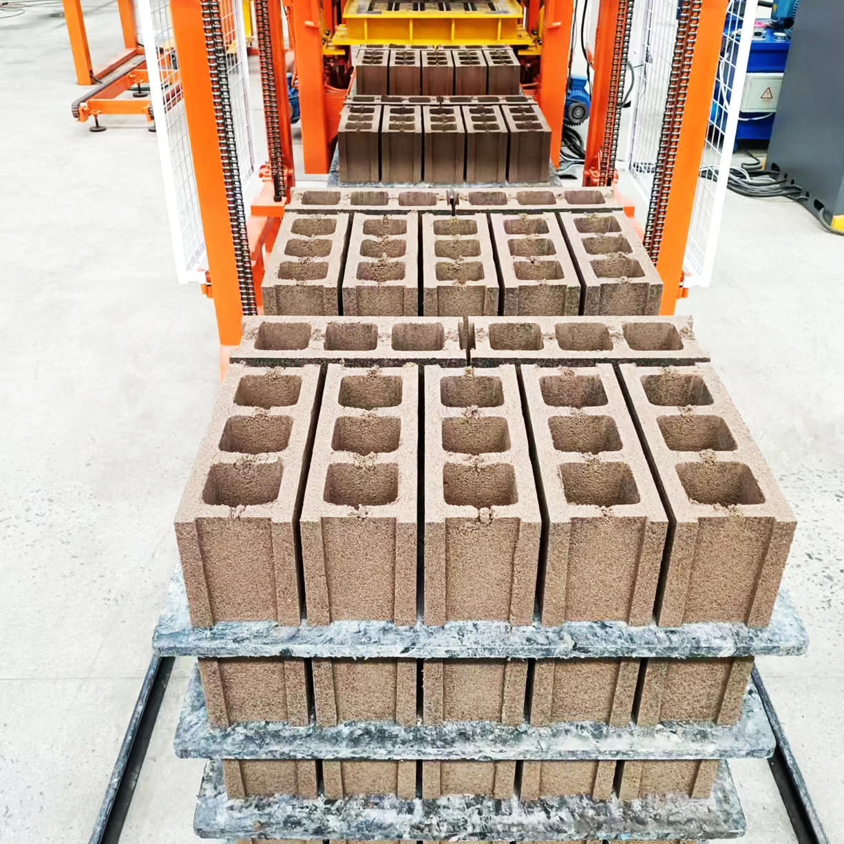 Fast Delivery Automatic Block Machine – QT6-15 Hollow Block - Image 3