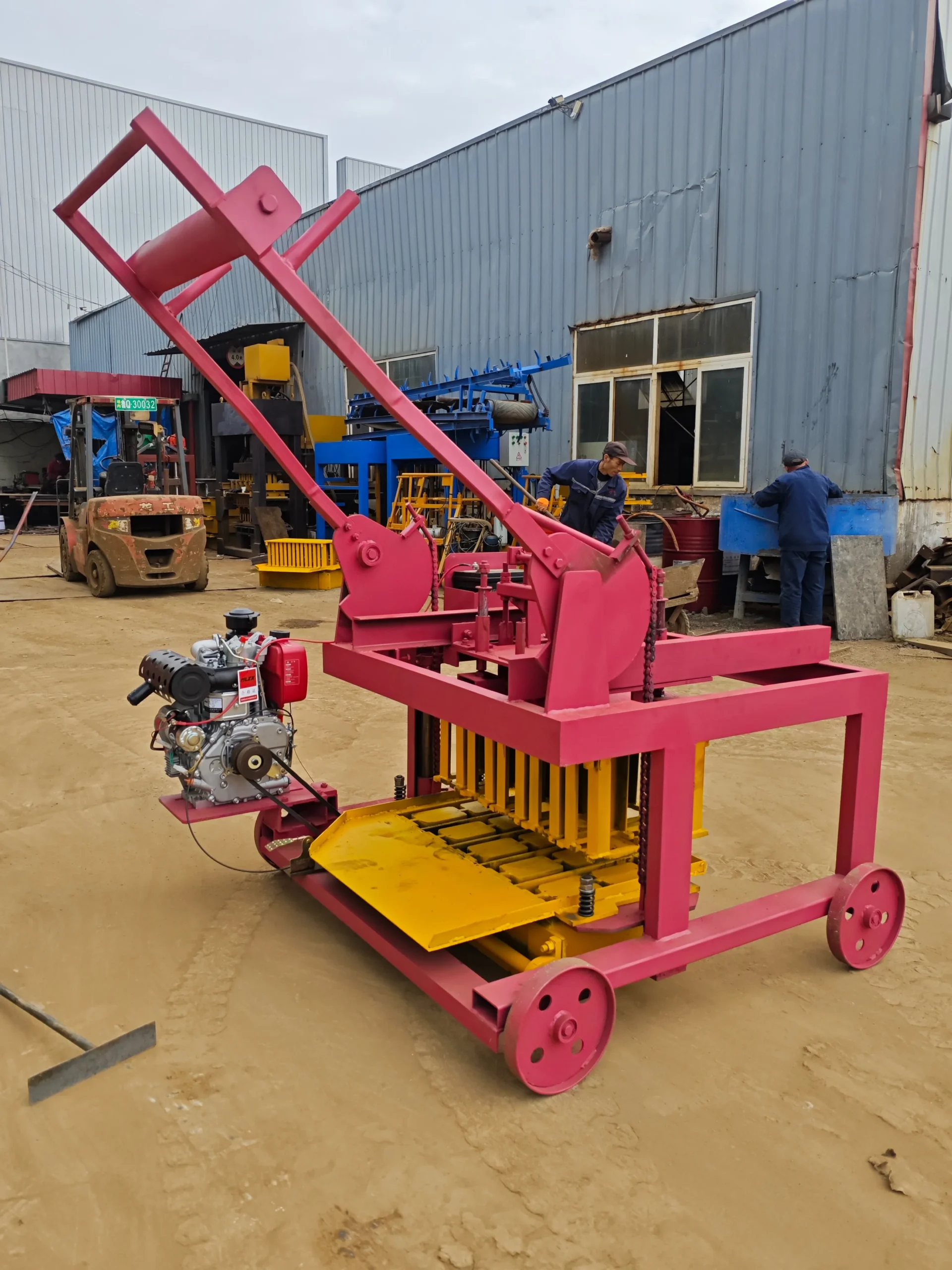 QMR4-45 Mobile Block Machine for Hollow Block | In Stock - Image 3