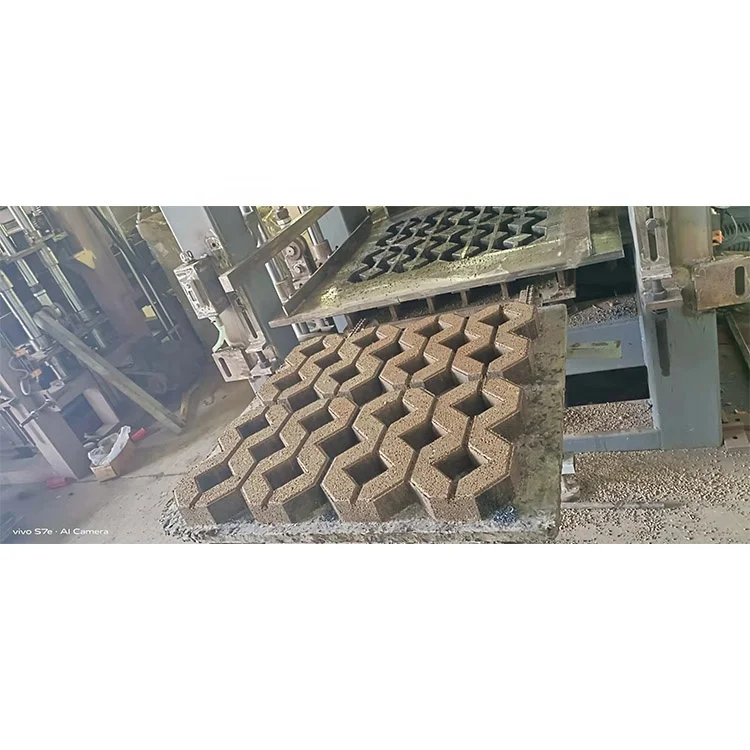 QT8-15 Automatic Concrete Block Machine | In Stock - Image 4