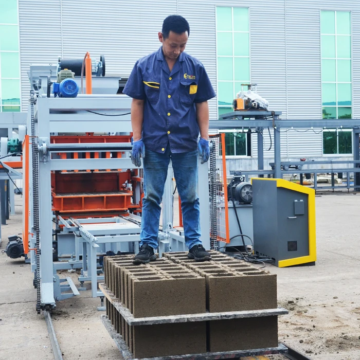Hollow Interlocking Block Machine QT6-12 – In Stock - Image 2