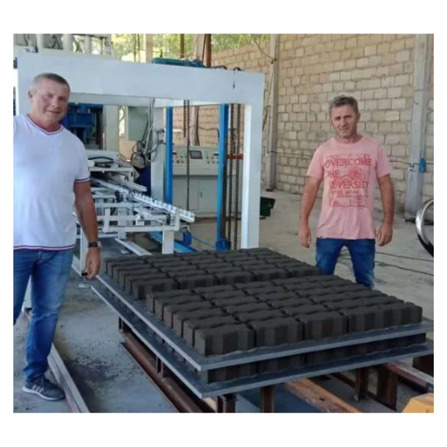 QT12-15 Block Making Machine for Concrete Paving Blocks – In Stock - Image 3