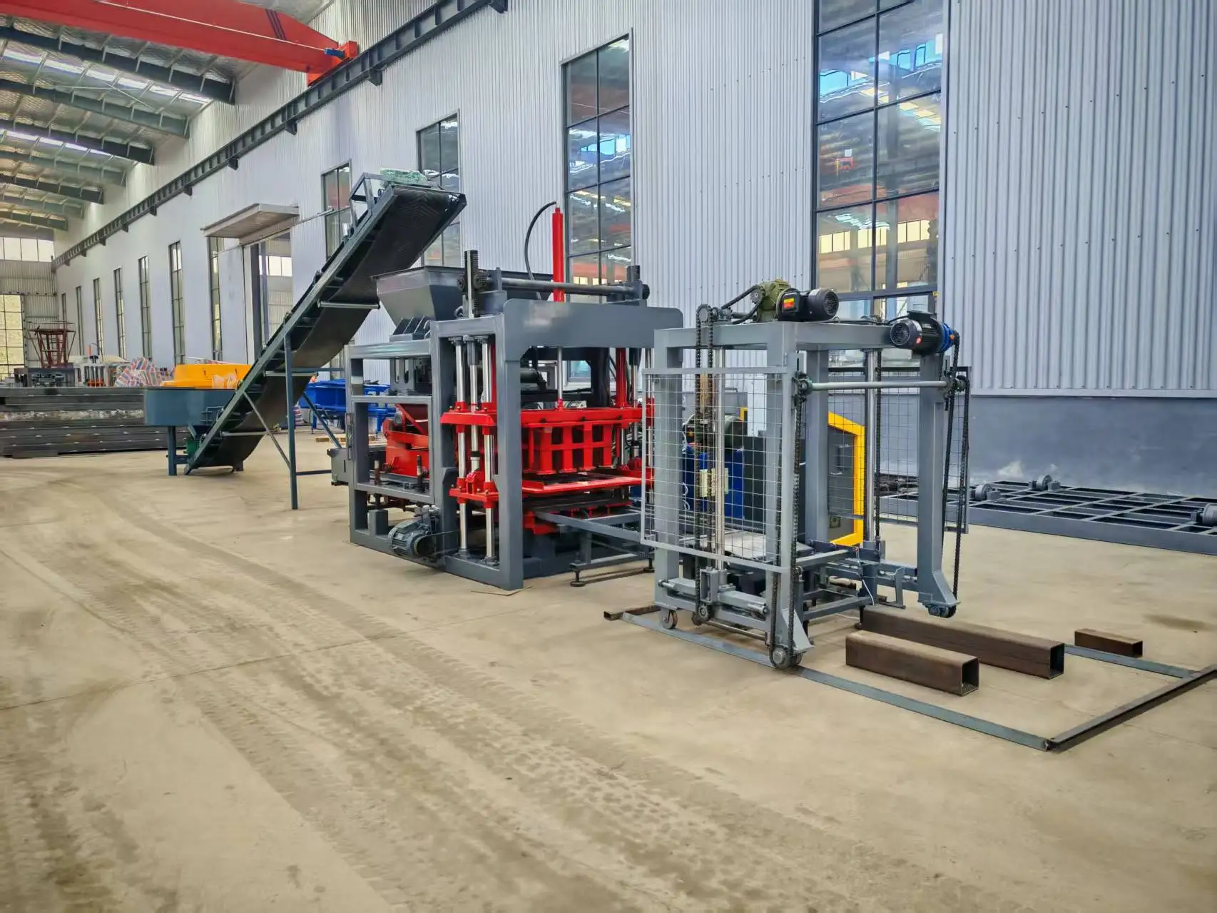 QT4-15 Concrete Block Making Machine | In Stock - Image 2