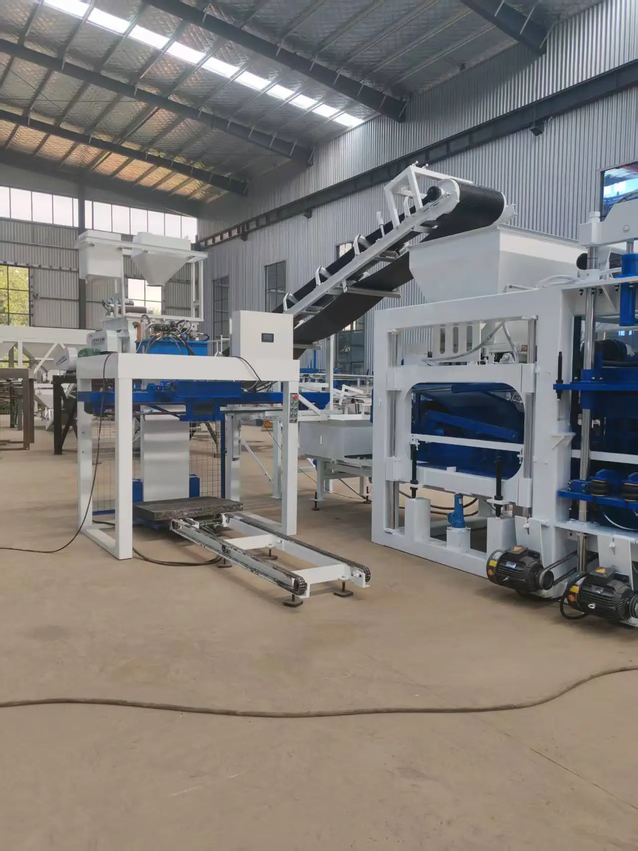 QT8-15 Automatic Block Machine – Fast Delivery - Image 5