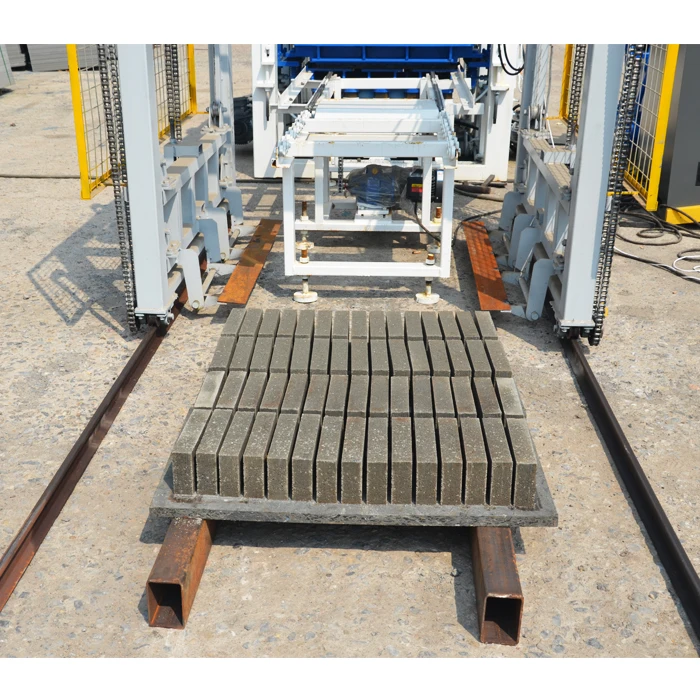 Hollow Interlocking Block Machine QT6-12 – In Stock - Image 4