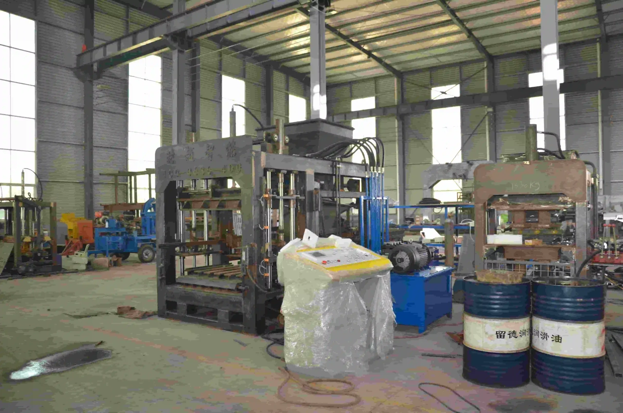 Shiyue production workshop with European-designed block machines